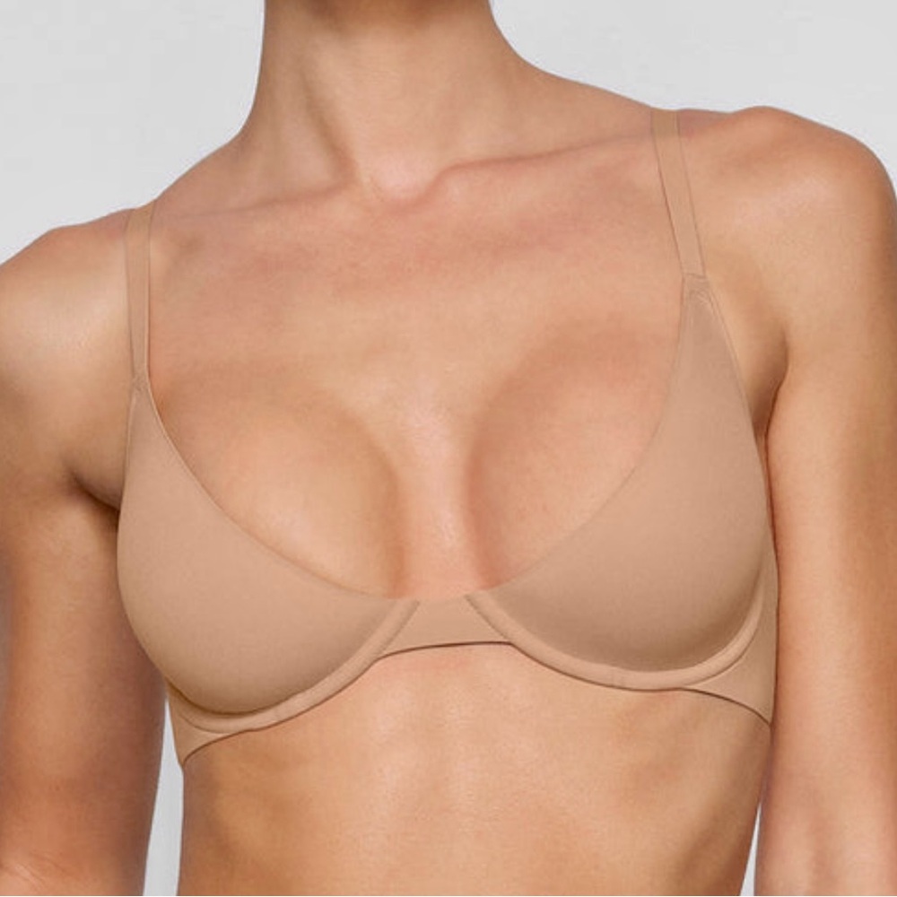 SKIMS Plunge bra